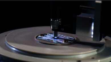 Laboraufbau mit Fern-UVC-LED-Chip