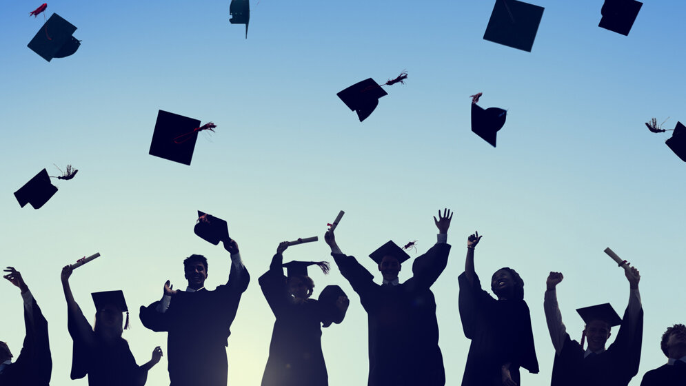 Fotolia_80062612_Promotionsfeier_Rawpixel_com.jpg Akademisierung