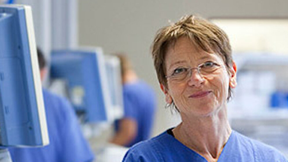 muhl-elke-prof-dr.jpg Peer Review