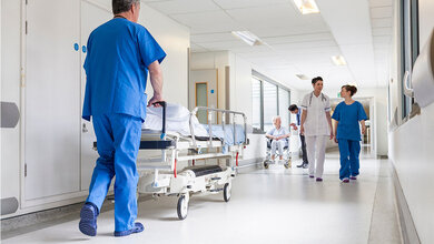 Ohne Reformen droht fast der Hälfte der Kliniken die Pleite
