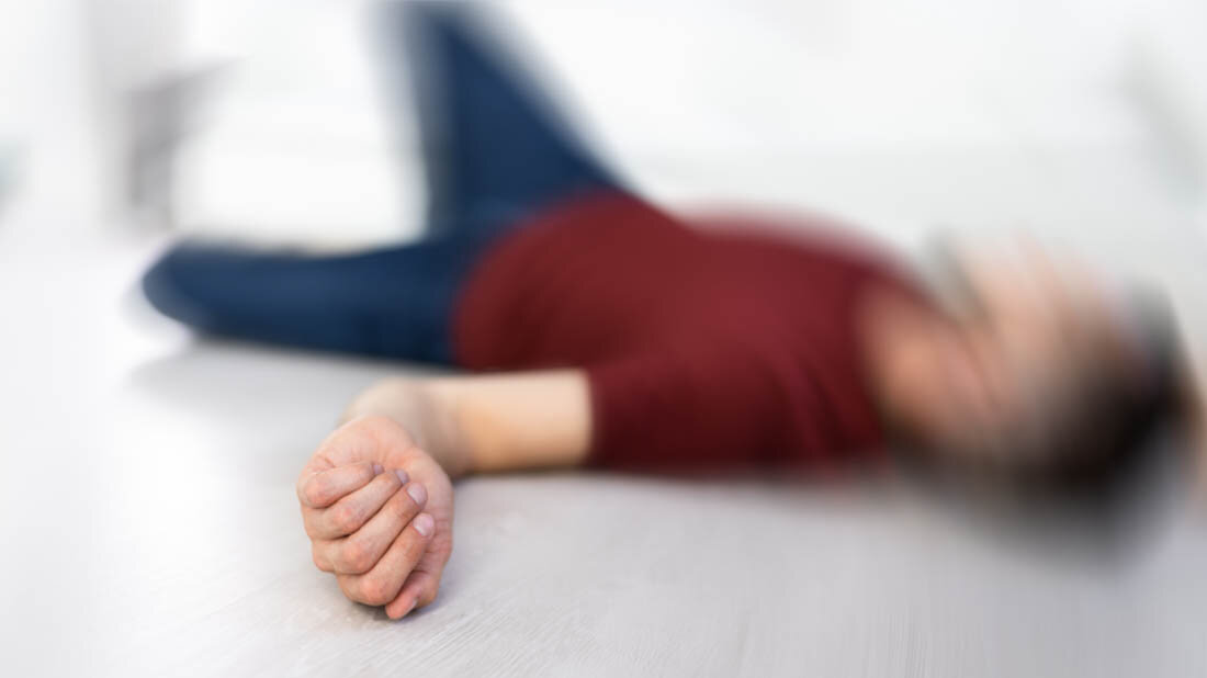 Mann mit einem Epilepsieanfall