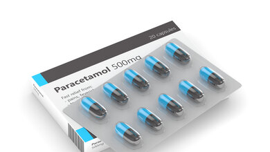 AdobeStock_182834600_1_.jpeg Packung Paracetamol