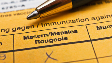 Nahaufnahme eines Impfpasses