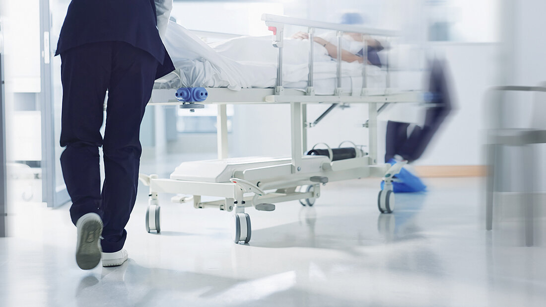Foto mit Notfallsituation im Krankenhaus