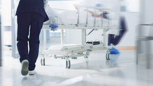 Foto mit Notfallsituation im Krankenhaus
