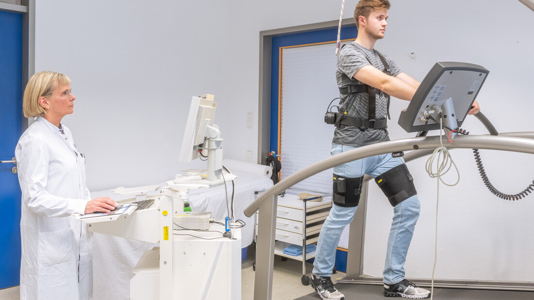 Bewegungstherapie.jpg Bewegungstherapie für Patientinnen und Patienten mit Herzschwäche