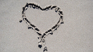 Herz-Sand.jpg Herz im Sand