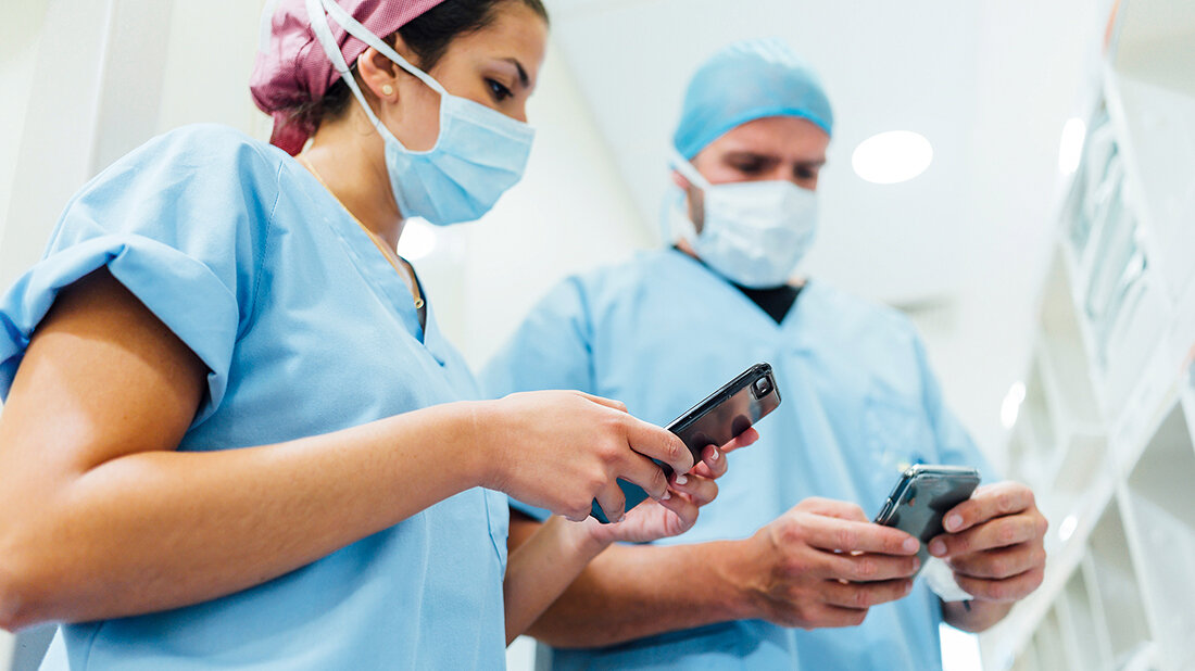 Titelbild des Fachbeitrags über den bewussten Umgang mit dem Handy