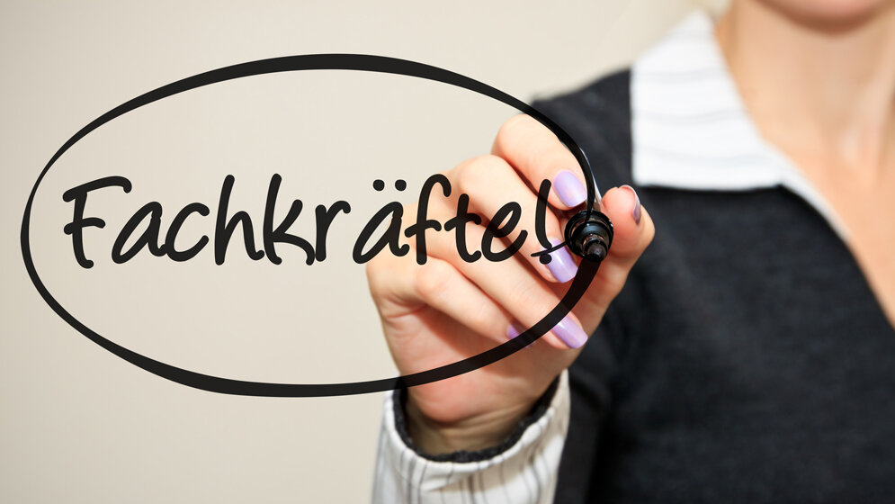 Fotolia_73841059_Fachkraefte_motorradcbr_11032016.jpg Fachkräftemange