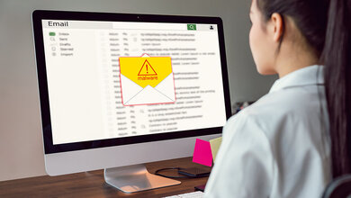 Künstliche Intelligenz Titelbild zum zweiten Teil des Fachbeitrags über künstliche Intelligenz. Schwerpunkt: Gefahren im Internet