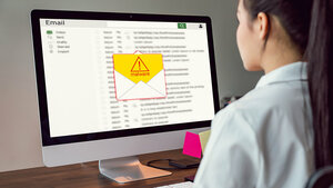 Titelbild zum zweiten Teil des Fachbeitrags über künstliche Intelligenz. Schwerpunkt: Gefahren im Internet