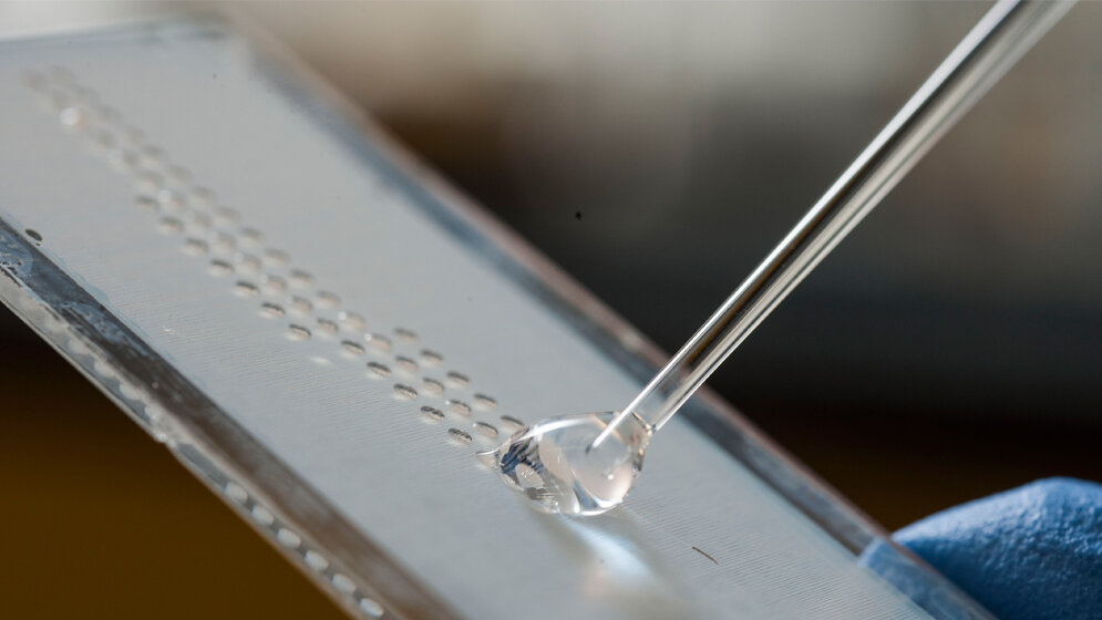 Minireagenzgläser aus Wassertropfen