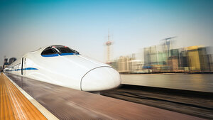 COVID-19: Wie hoch ist das Übertragungsrisiko bei Zugreisen?