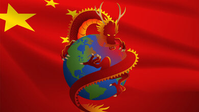 Ein chinesischer Drache hat die Erde im Griff.