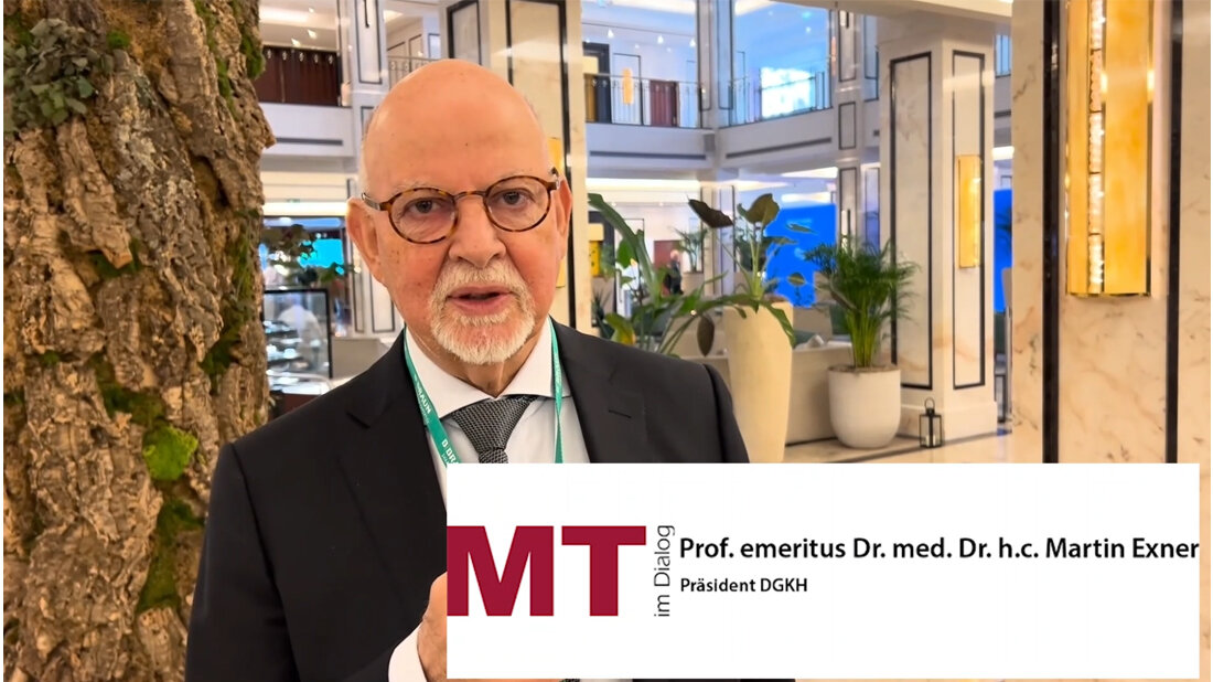 Prof. Exner im Gespräch.