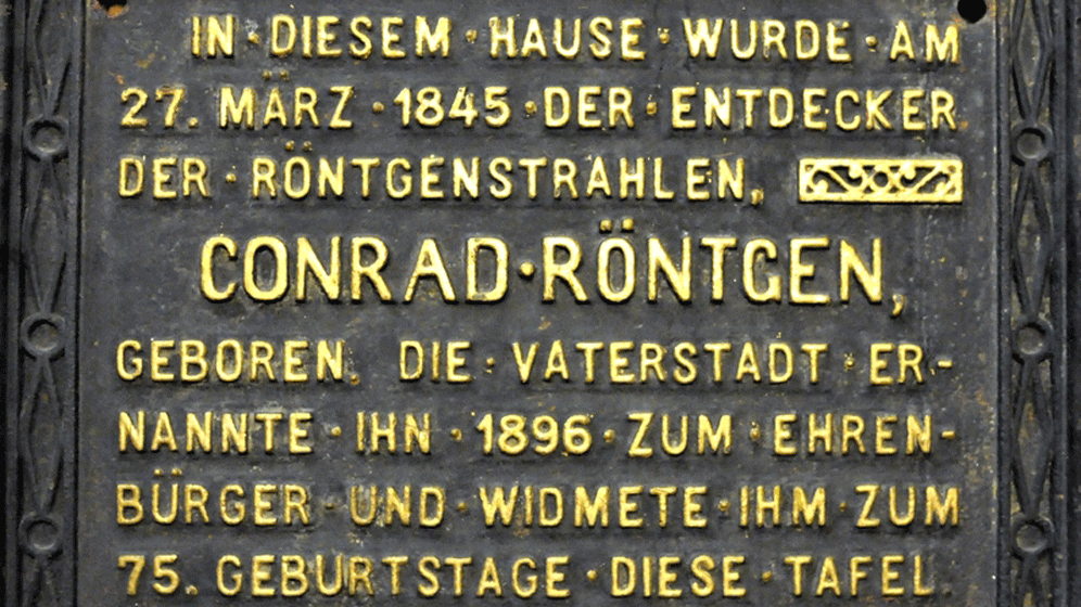 Erinnerungstafel-Roentgen-Geburtshaus-copy-DRG.gif Röntgen