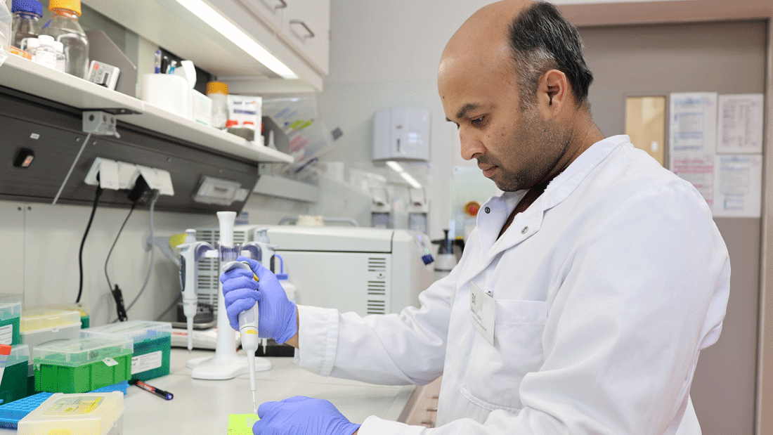 Dr. Mohammed Faruq Hossain, Erstautor der Studie und Wissenschaftlicher Mitarbeiter am Interfakultären Institut für Genetik und Funktionelle Genomforschung